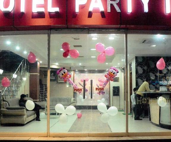 Hotel Party Inn Punjab Bathinda front view